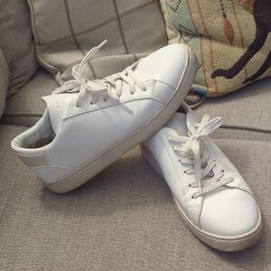 Thousand Fell Sneakers